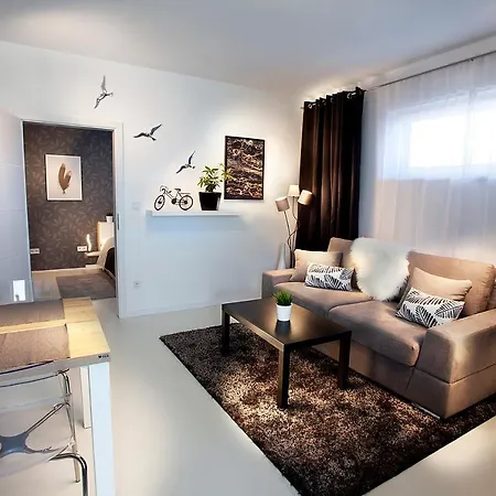 Apartahotel Apartmány Ladná 4*