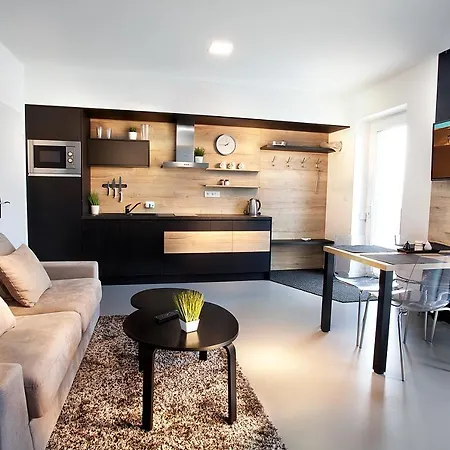 Apartmany Ladna 아파트호텔 4*