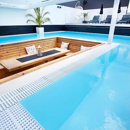 Apartahotel Apartmány Ladná 4*